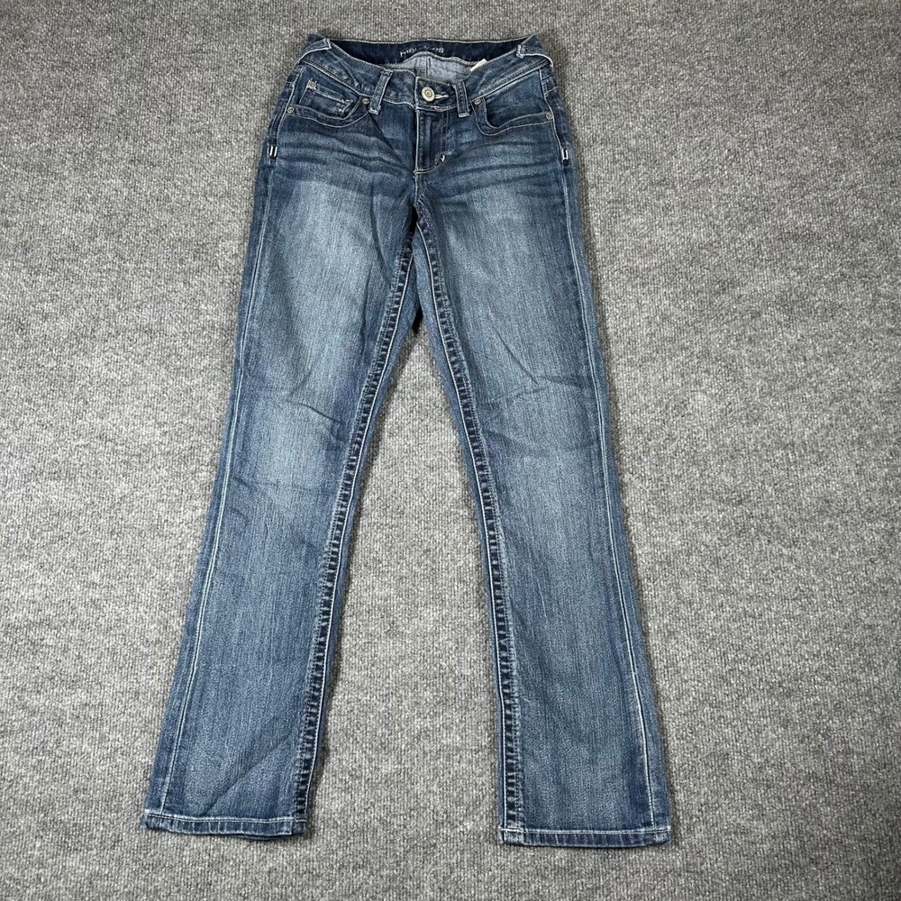 Maurices Jeans Womens Size 0 Short Blue Bootcut Embroidered Pocket Stretch Denim